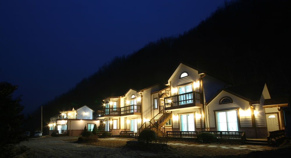 Forest Of Color Pension 1/50