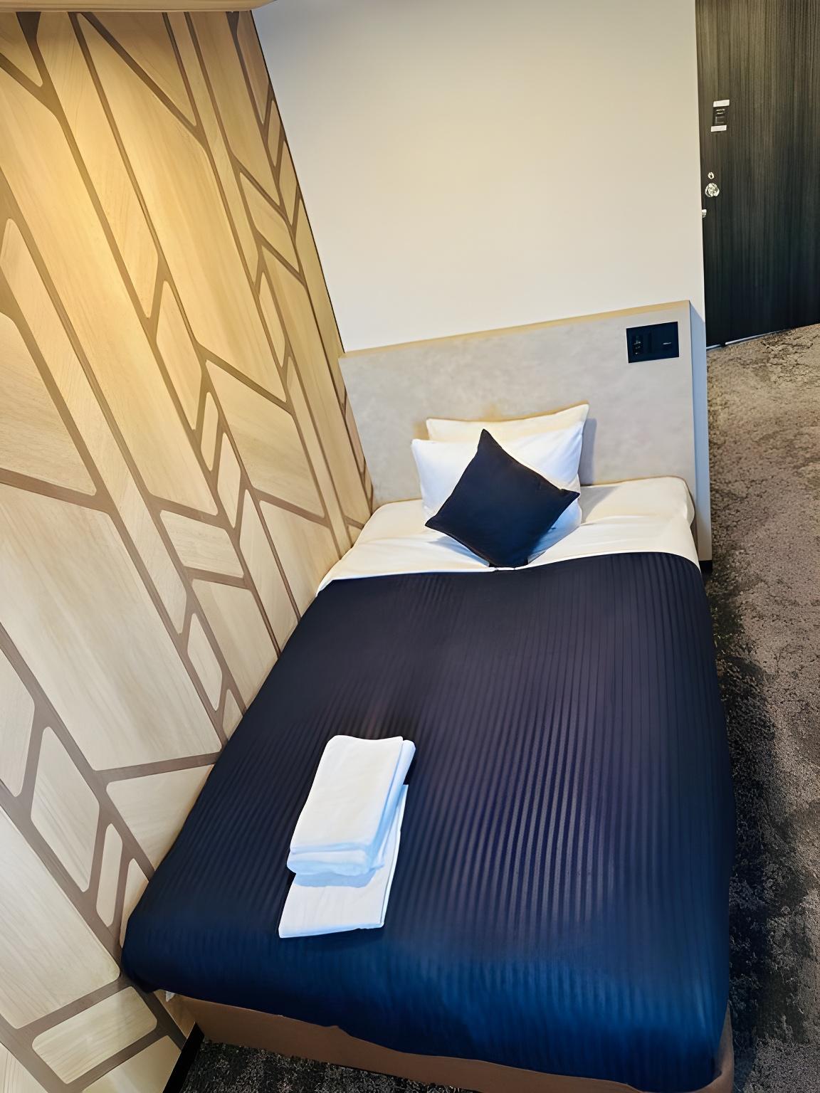 Semi Room, Standard, Single, Semi Double Bed