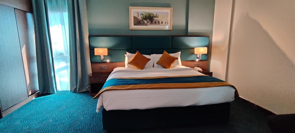 DoubleTree by Hilton Dubai Port Saeed. 23/65