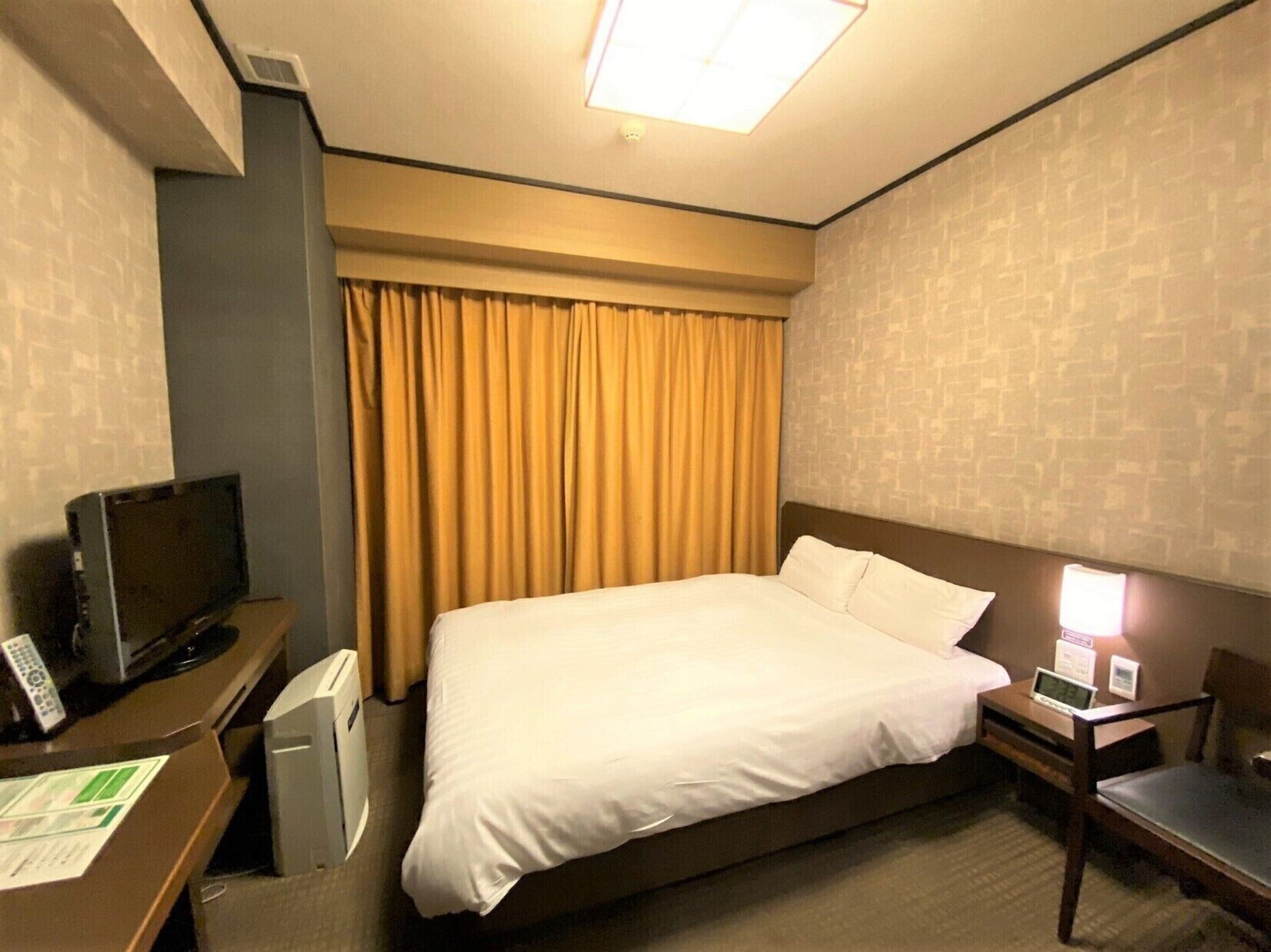 MODERATE, DOUBLE BED, NO CLEANING SERVICES