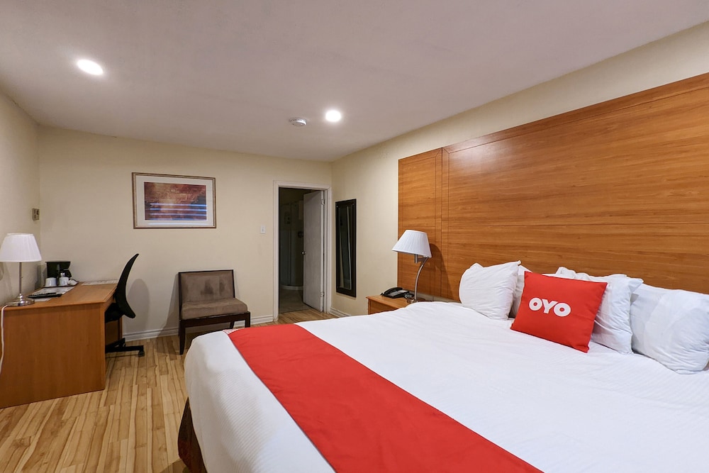 OYO First Canada Hotel Cornwall Hwy 401 ON 9/42