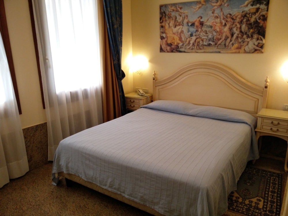 CLASSIC, SINGLE, DOUBLE BED