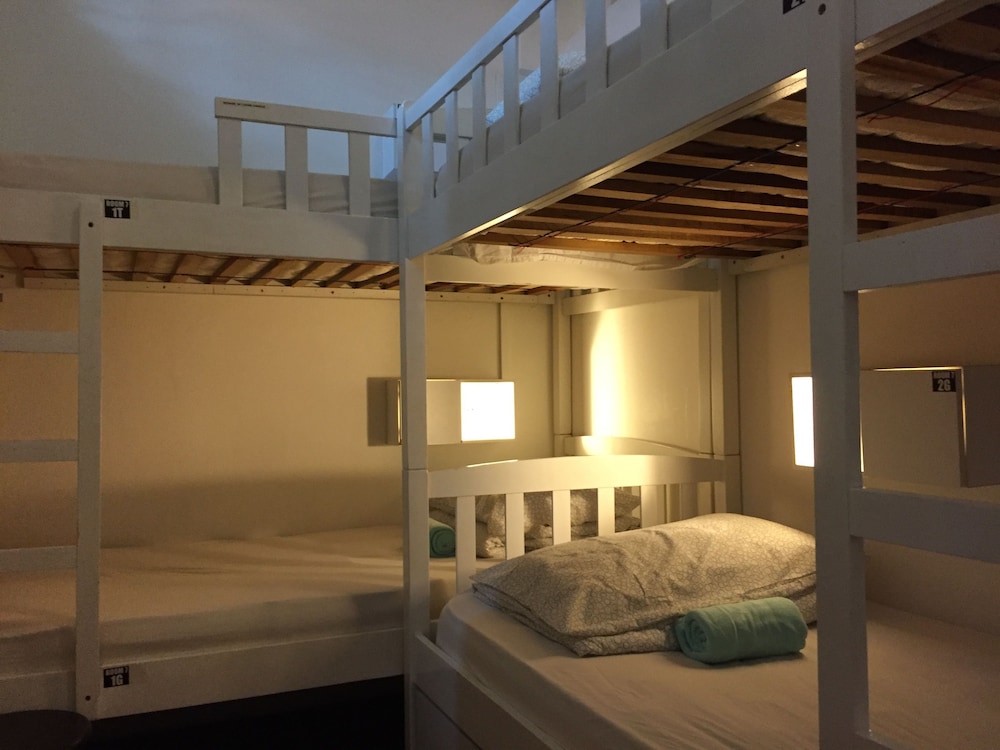 Royal Hostel Singapore 12/33
