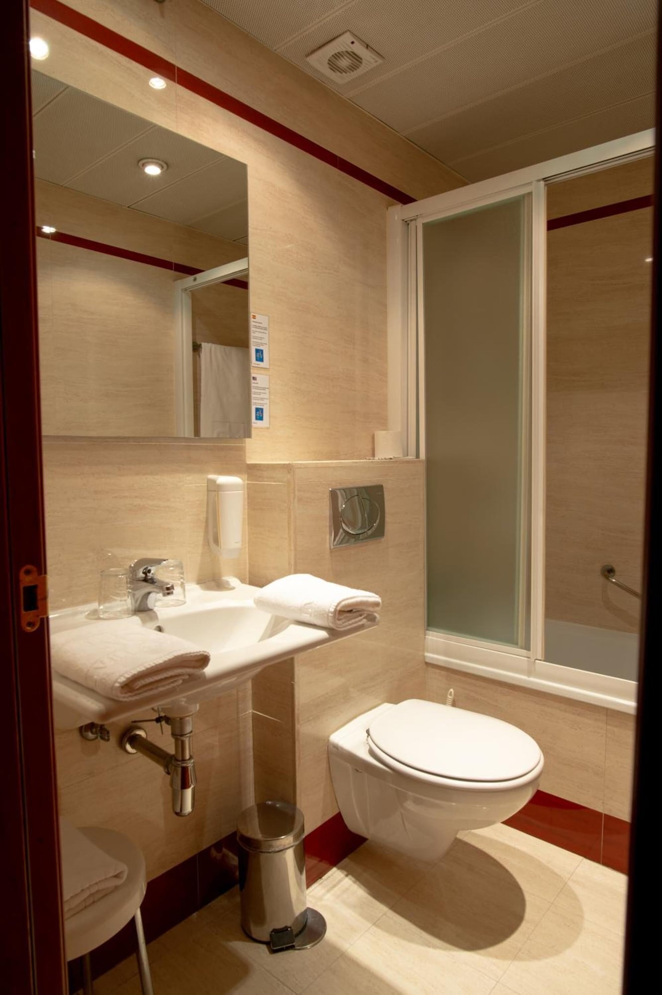 ROOM, SINGLE, DOUBLE BED