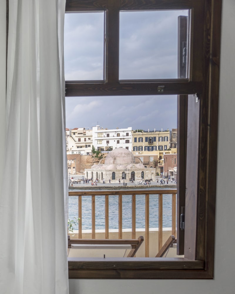 Captain Vasilis Hotel 45/56