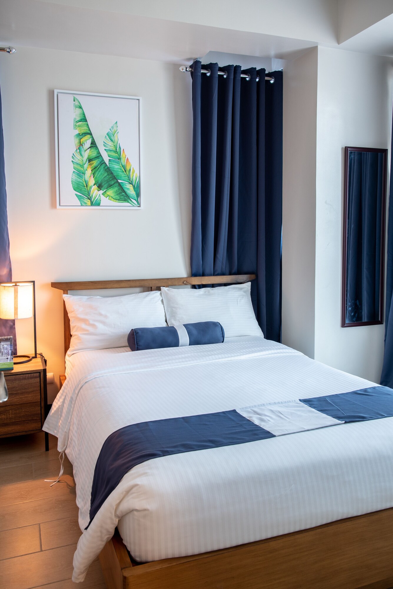 1 BEDROOM, SUITE