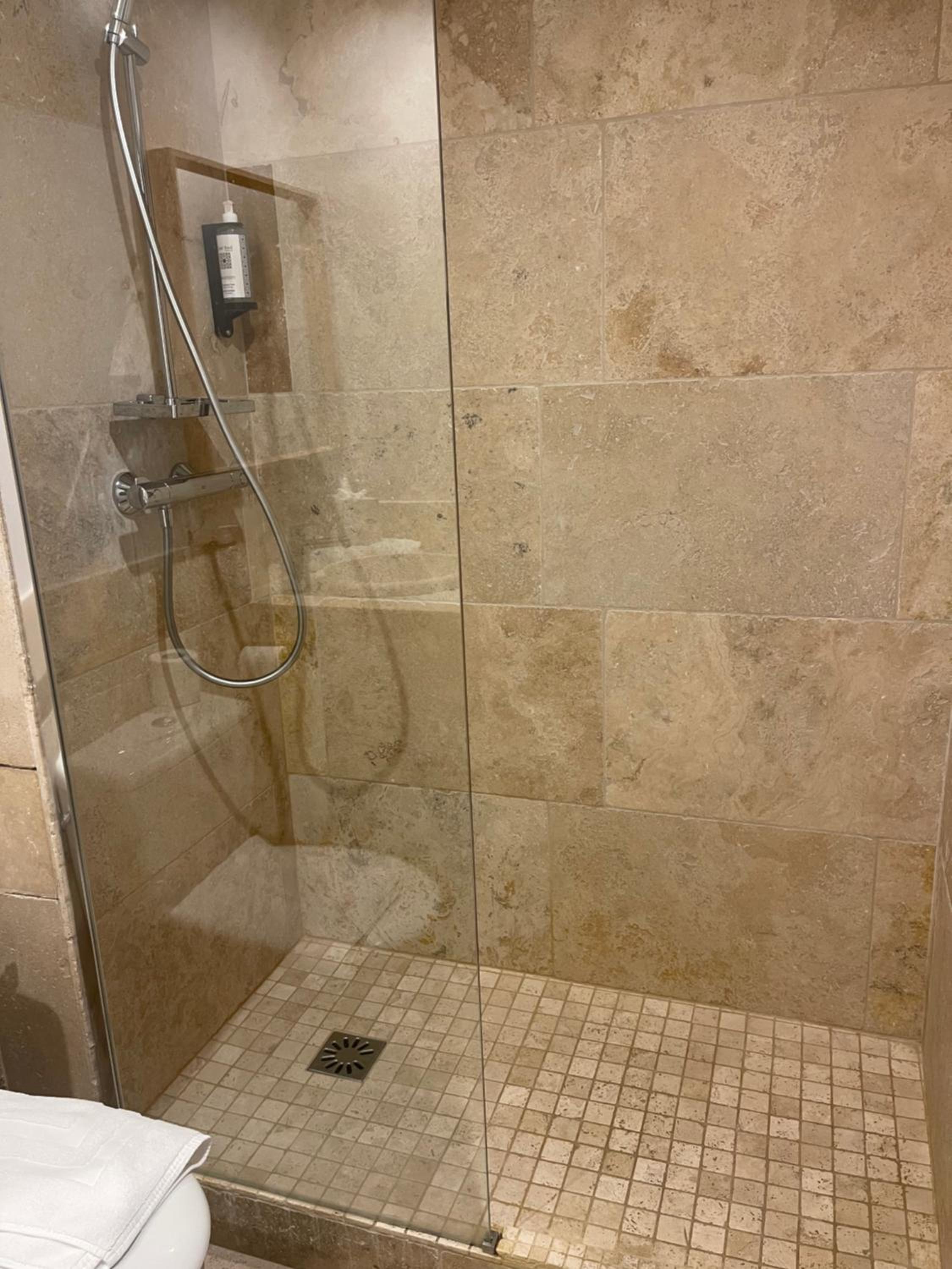 Budget, Double Bed, Hotel L Esplan 4/4