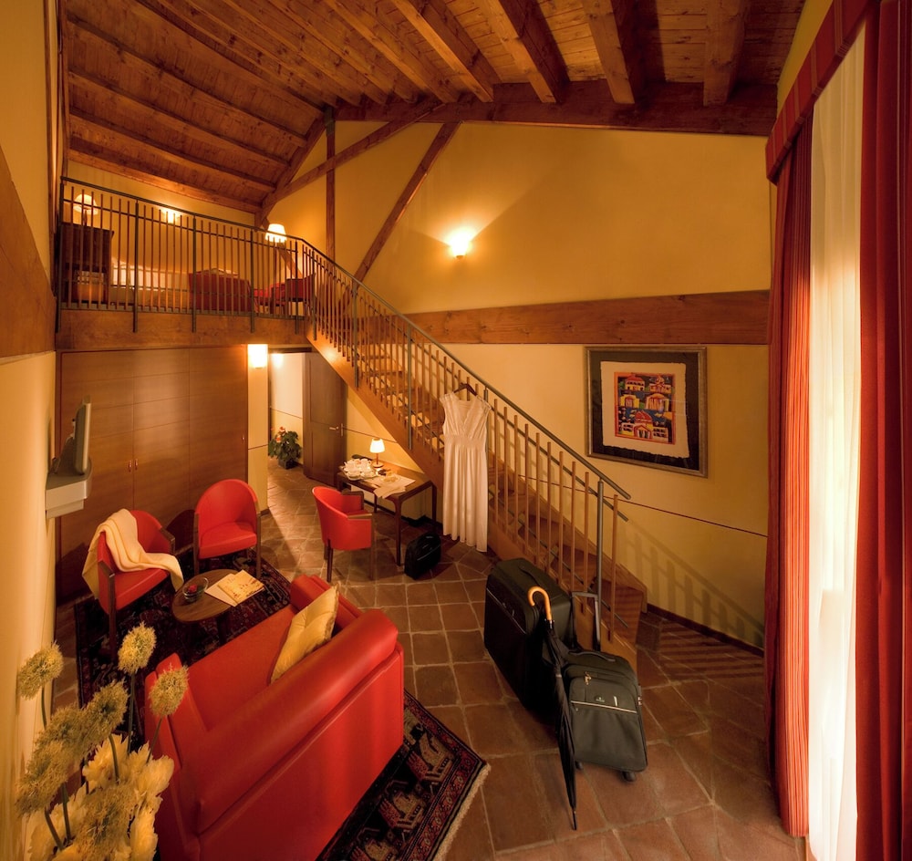 Albergo dell Agenzia 40/76