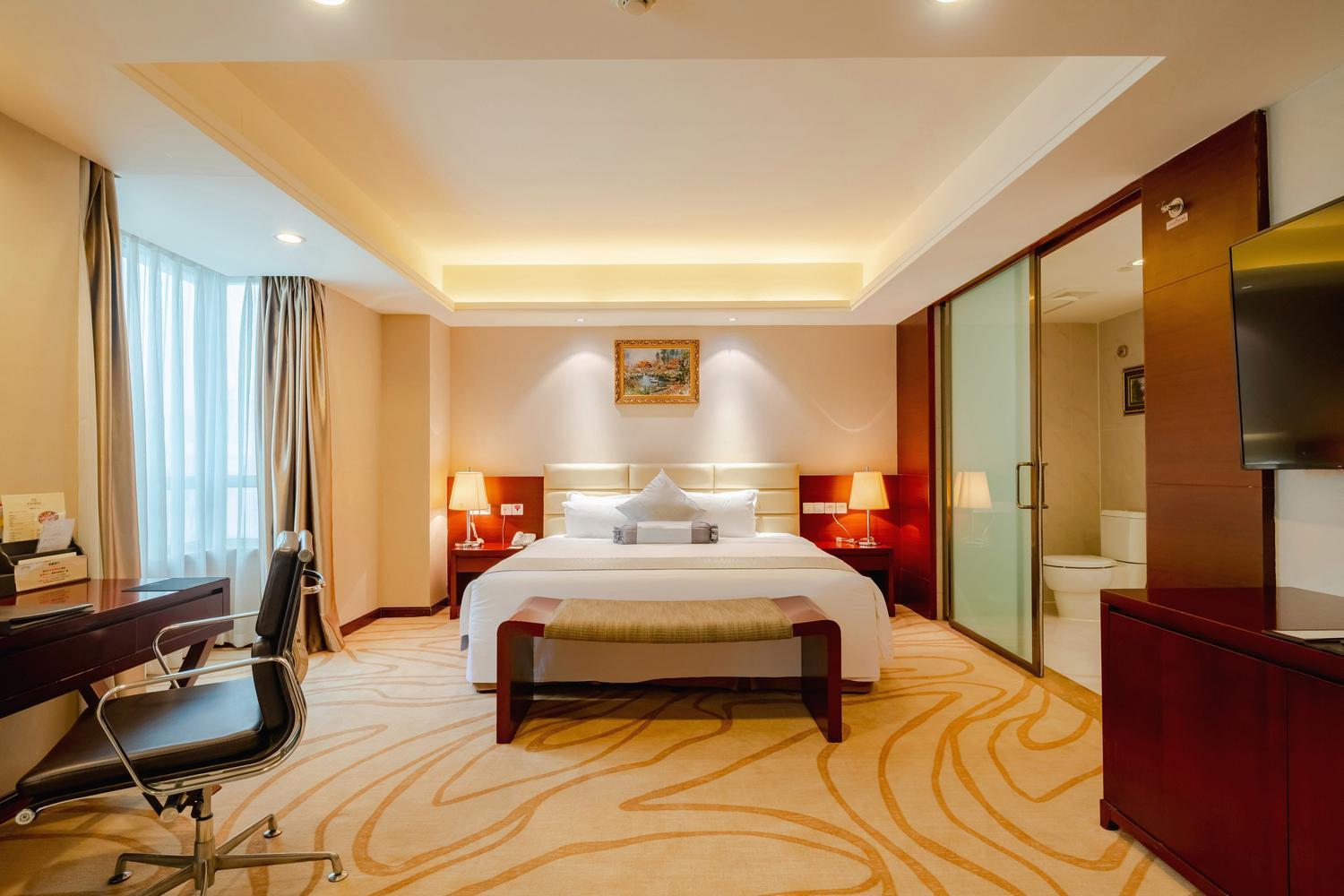 Sovereign International Hotel 12/26