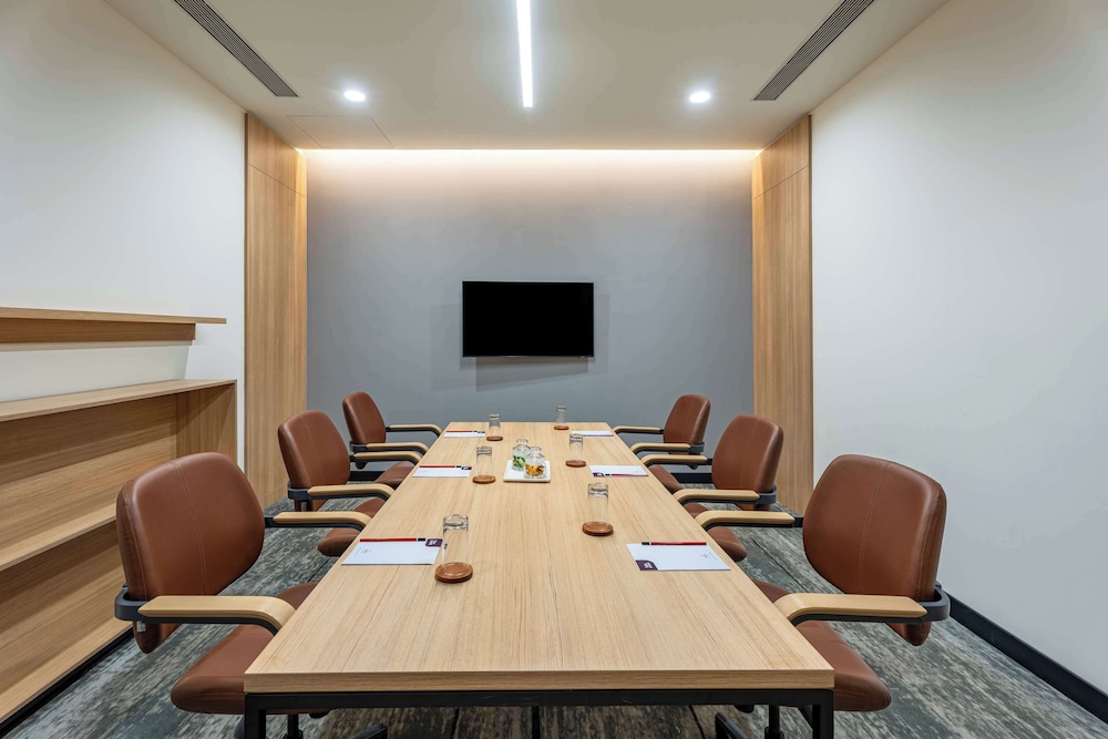 Park Inn & Suites by Radisson Thrissur East Fort 32/47