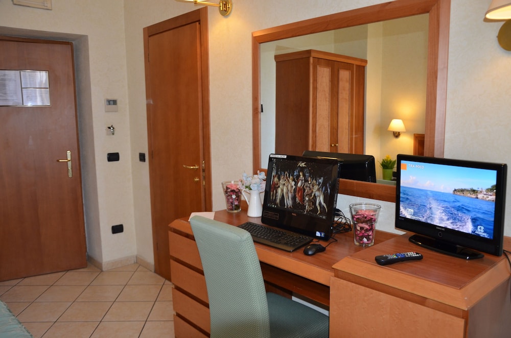 Hotel Mia Cara 40/50