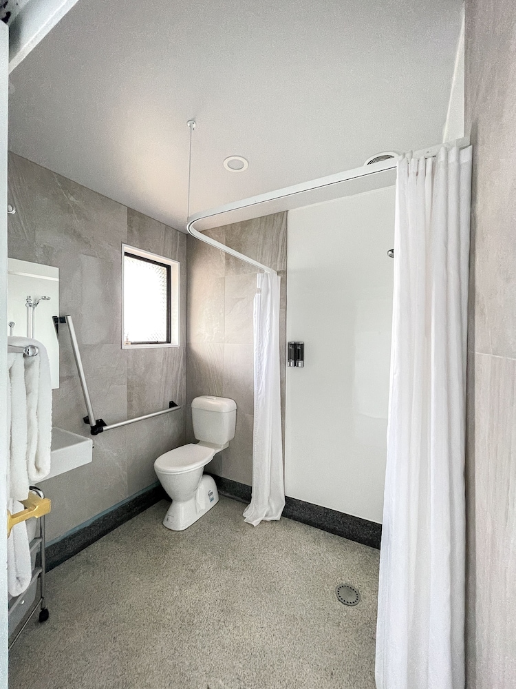 BURWOOD MANOR MOTEL 32/50