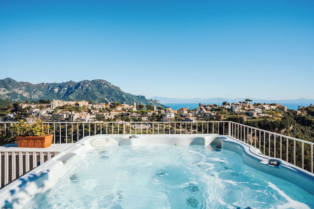 Zi'ntonio Hotel 27/50
