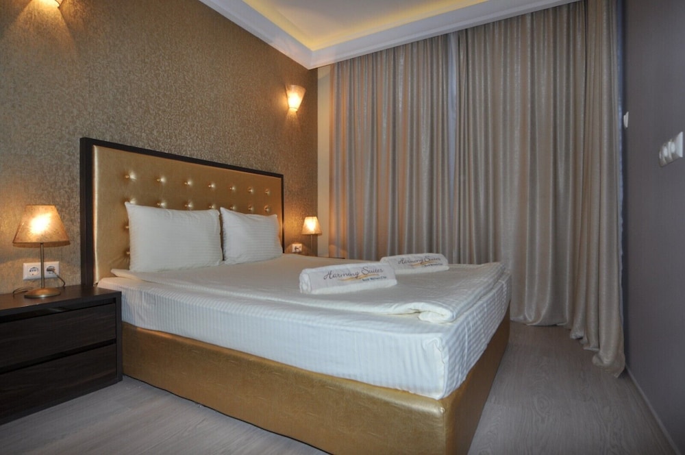 Harmony Suites 2 3 21/65