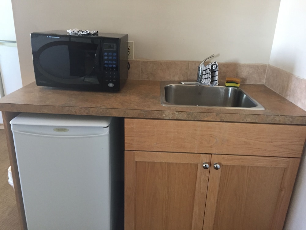 Travel Inn Suites Innisfail 33/46