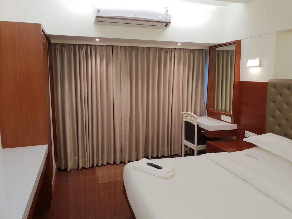 HOTEL MILAN INTERNATIONAL 37/53