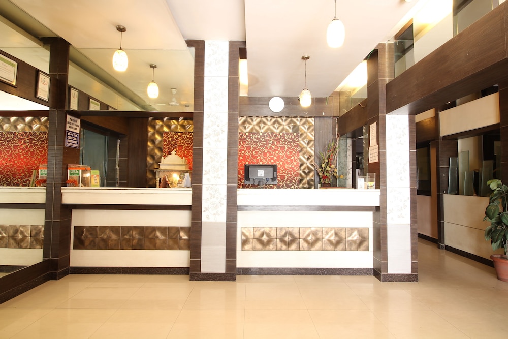 Hotel Meera 4/42