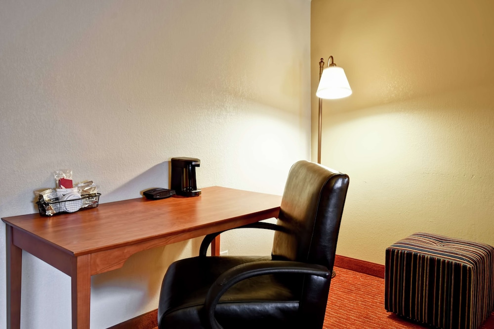 Hampton Inn Louisville-Airport 47/56