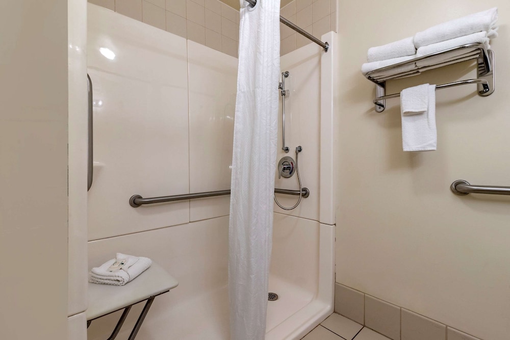 Quality Inn At Town Center 34/34