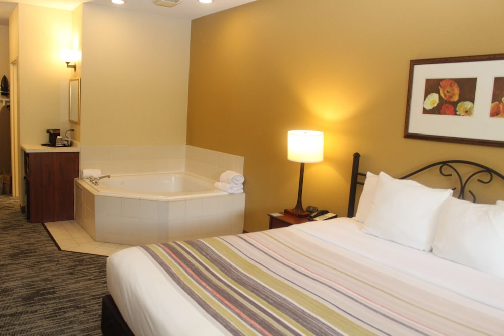 Country Inn & Suites by Radisson, Crystal Lake, IL 9/42