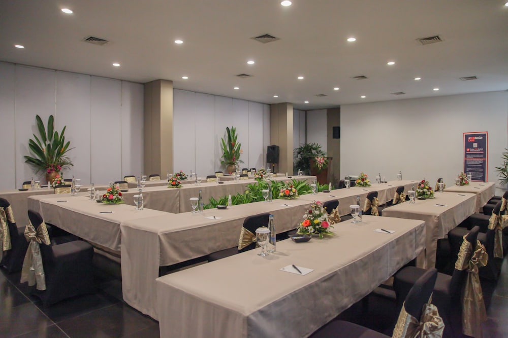 LEGIAN BEACH HOTEL 46/57