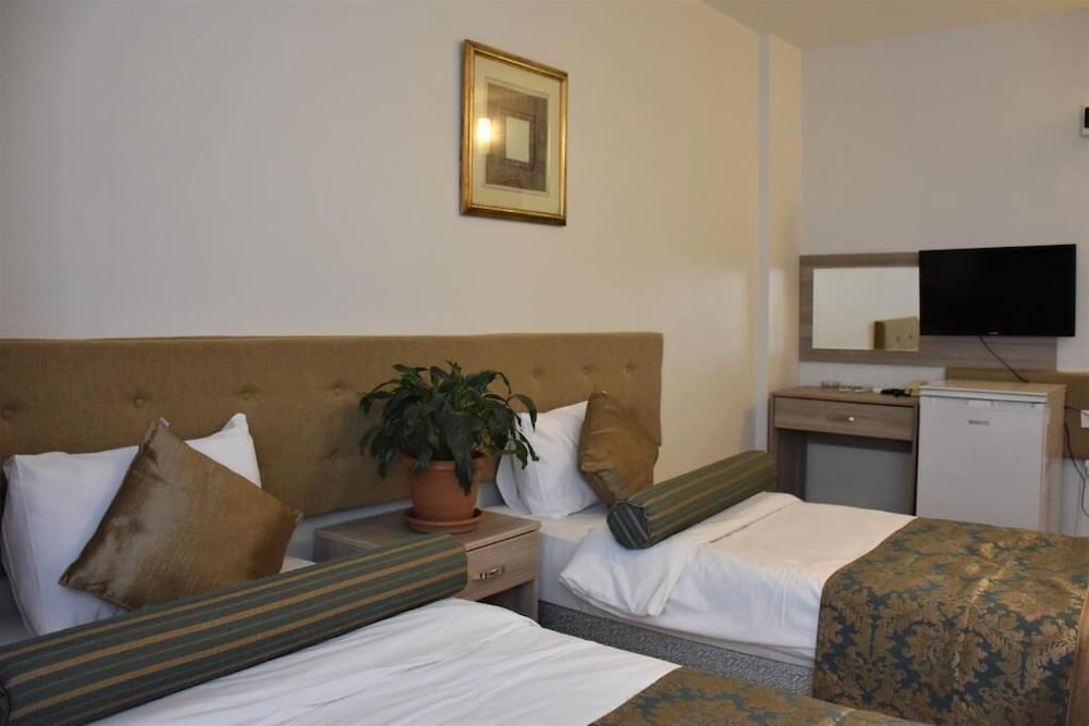 Dinar Hotel 30/43