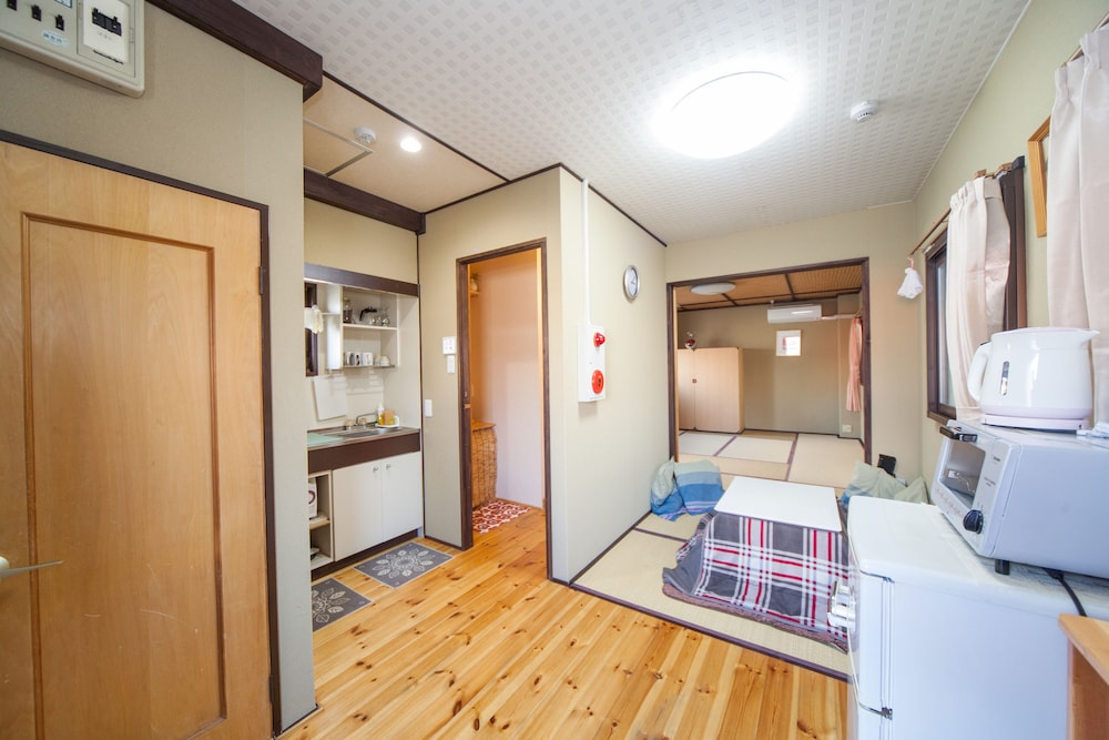 Kevin's Place 17/50