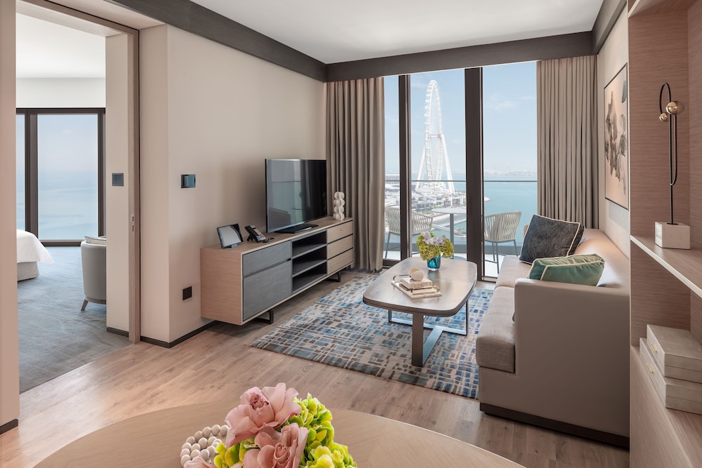 Address Beach Resort 72/78