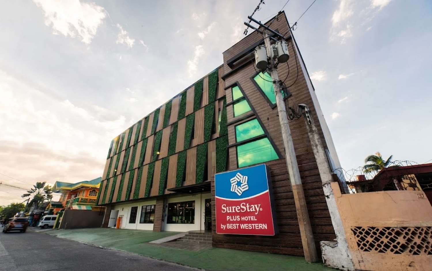 Surestay Plus Hotel By Best Western Ac Luxe Angele 1/22