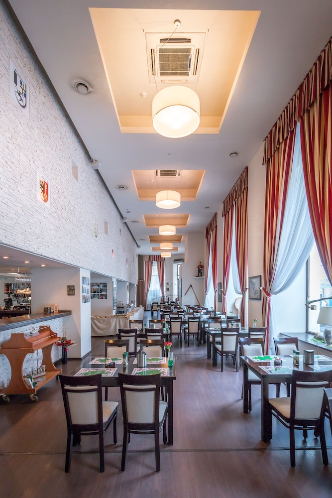 Europa Royale Bucharest Hotel 63/77
