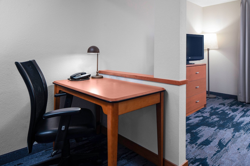 Fairfield Inn And Suites By Marriott Jefferson City 37/41