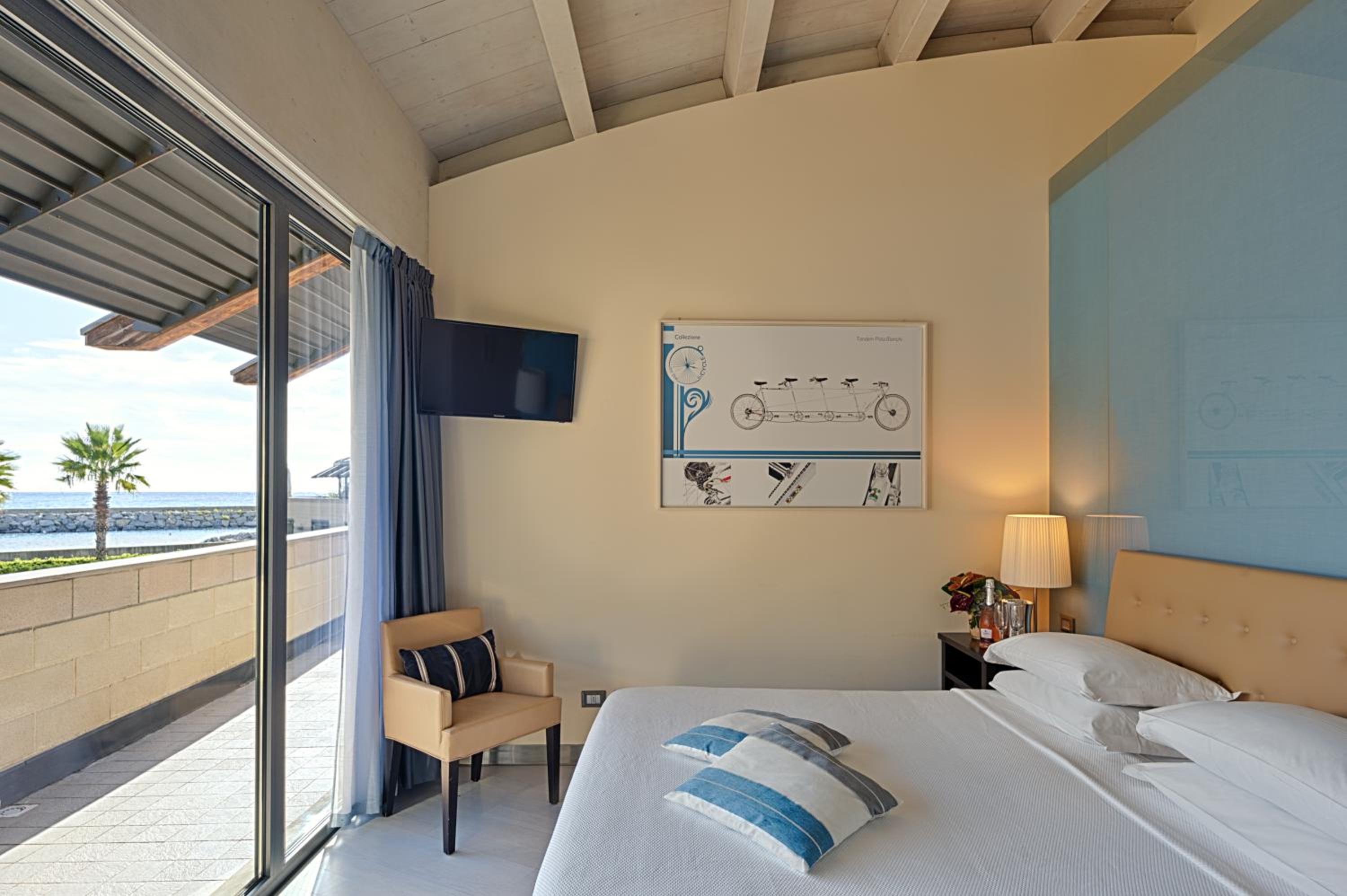 Canopy, Deluxe, Double Bed, Sea View, Corner