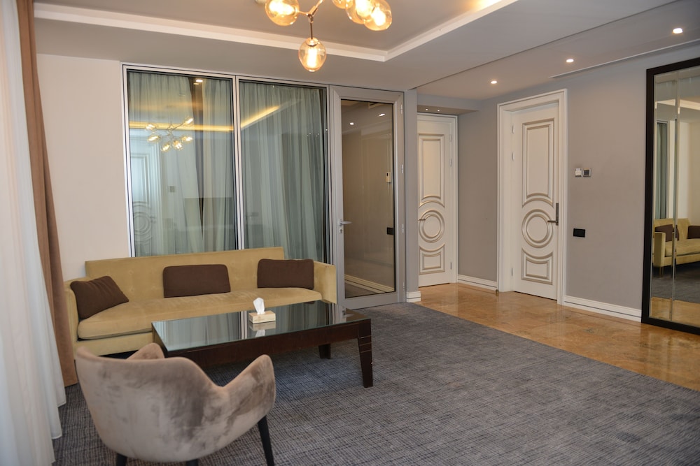 Aghababyan S Hotel 60/77