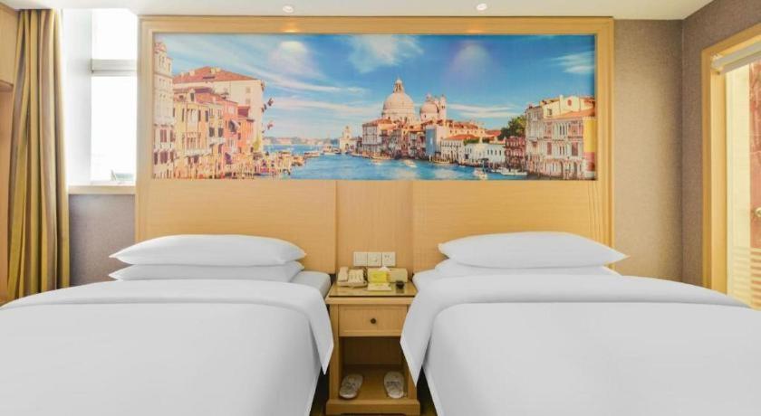 Vienna Hotel (Shenzhen Guanguang Road Foxconn) 45/58