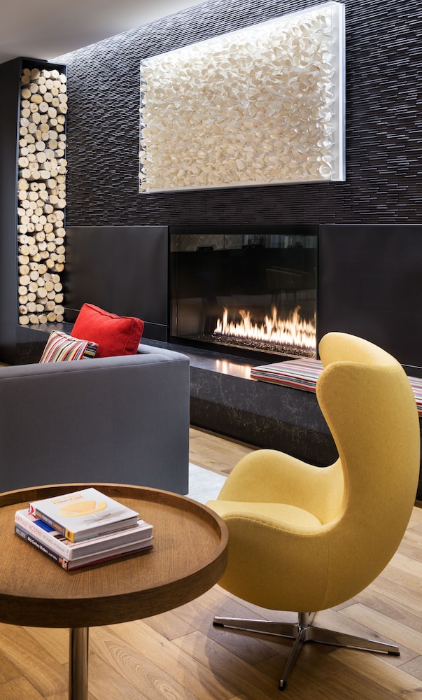 Hyatt Regency Bloomington Minneapolis 30/72