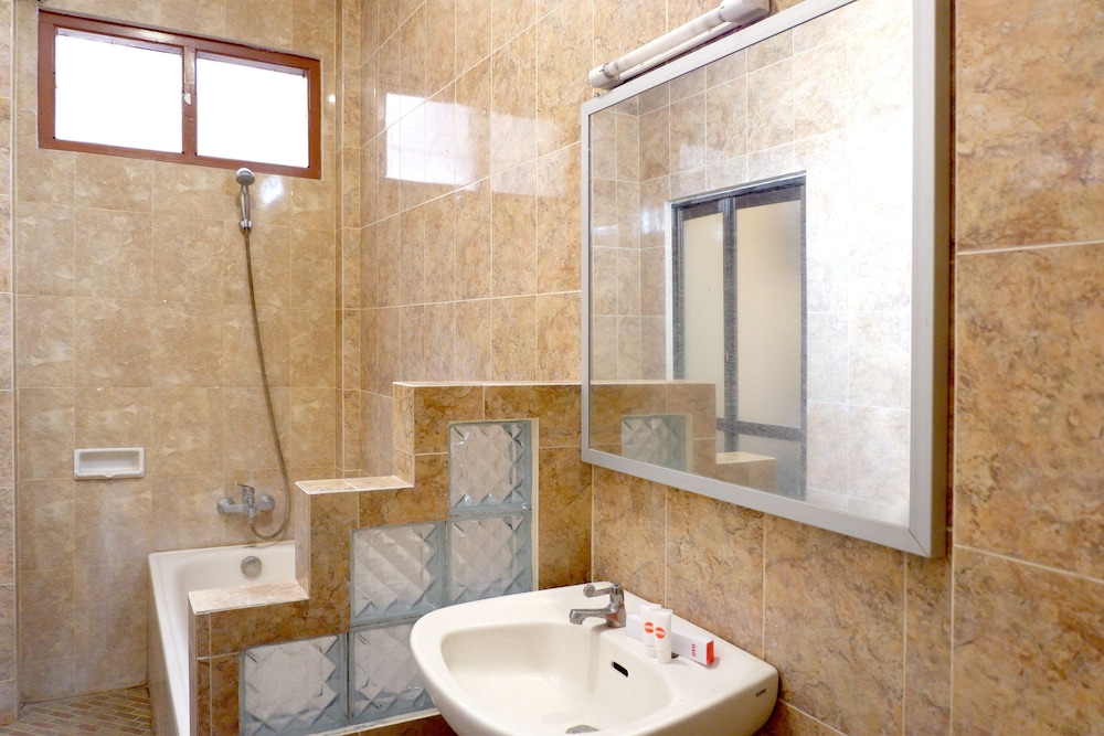 OYO 902 Hotel Pondok Anggun 20/40