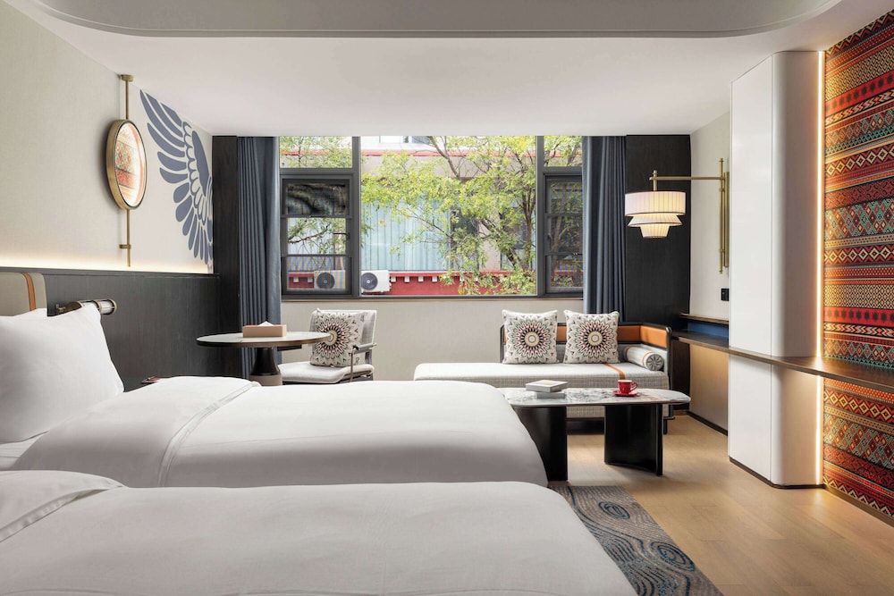 Garden, Twin Beds