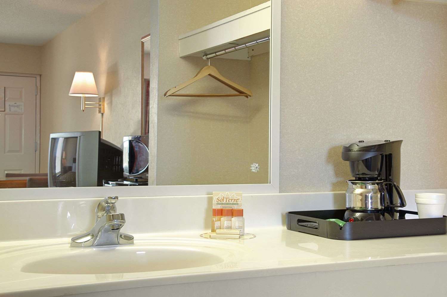 Days Inn by Wyndham Apple Valley Pigeon Forge/Sevierville 7/7