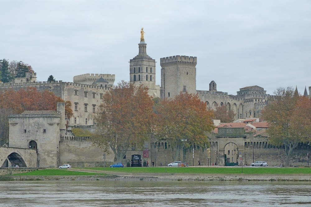 Premiere Classe Avignon Sud - Parc des Expositions 39/62