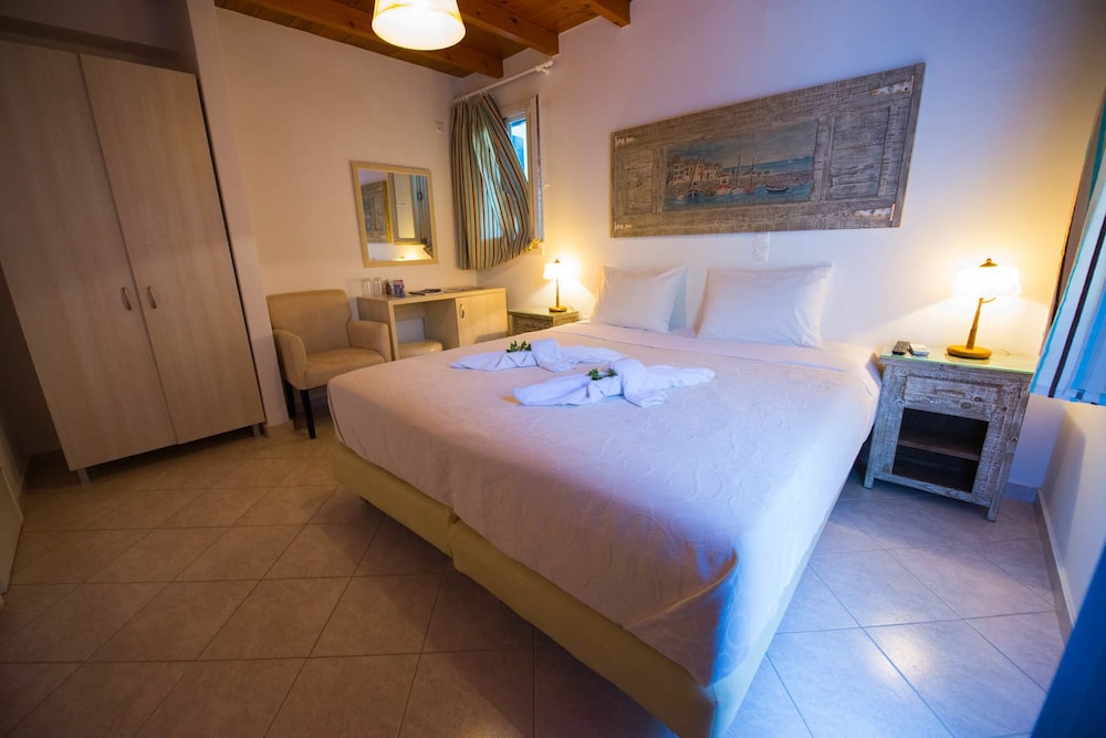 Amorgion Hotel 11/50