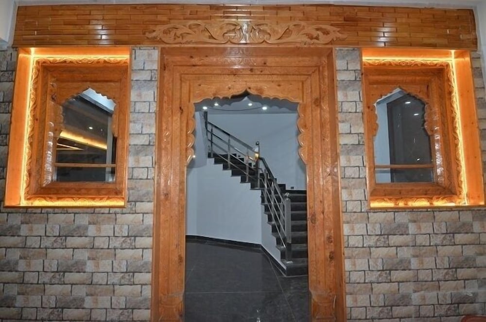 Hotel Uttarakhand 16/29