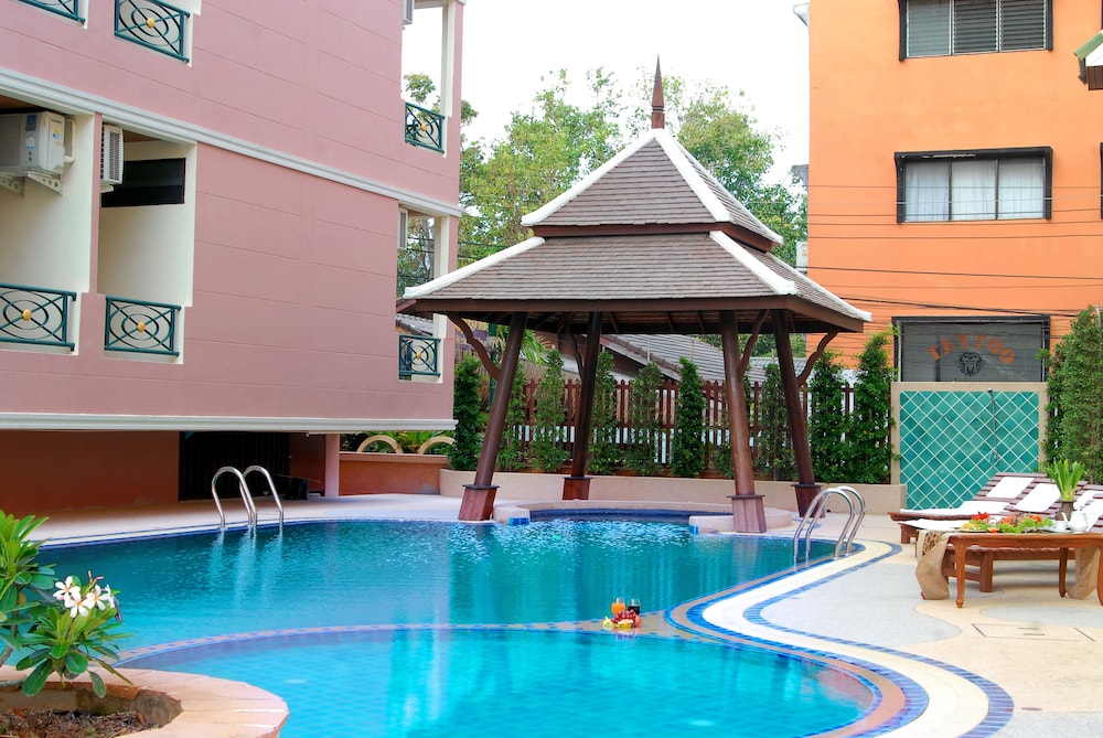 Golden Villa photo1