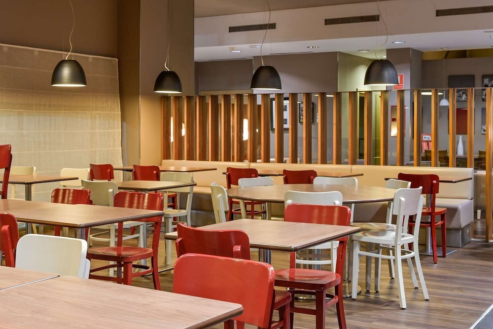 Travelodge Malaga Airport 40/60