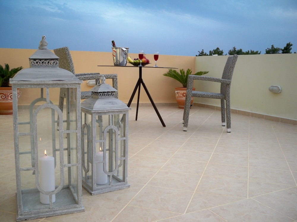 Miraluna Hotel 25/50