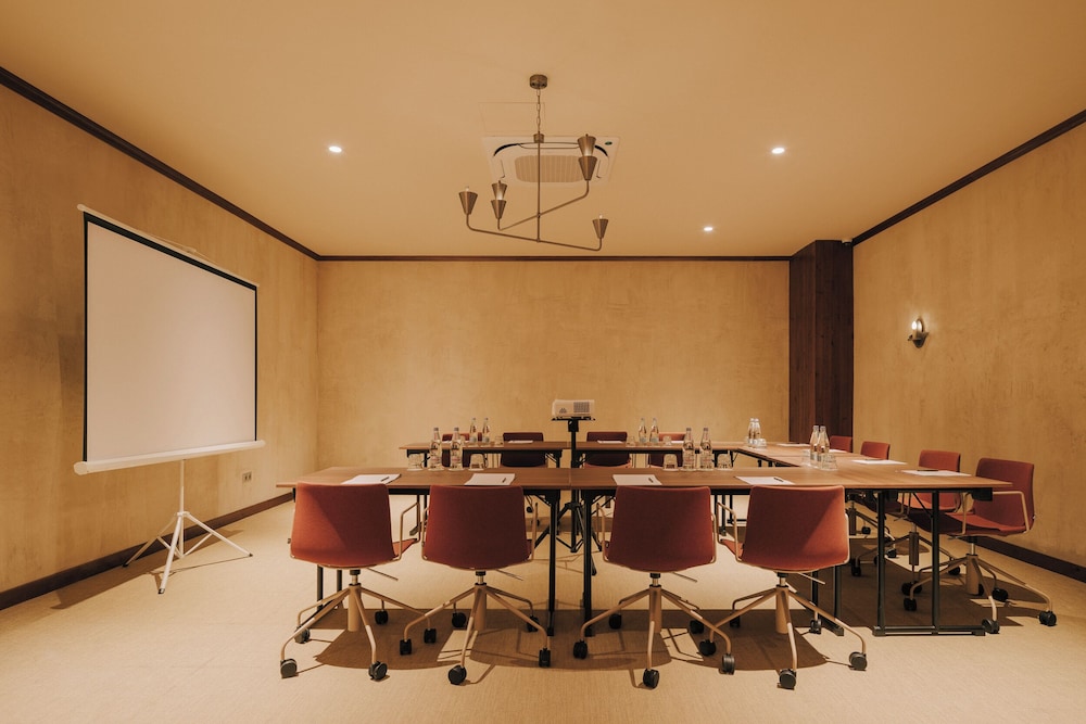 Pabellon Hotel 39/48