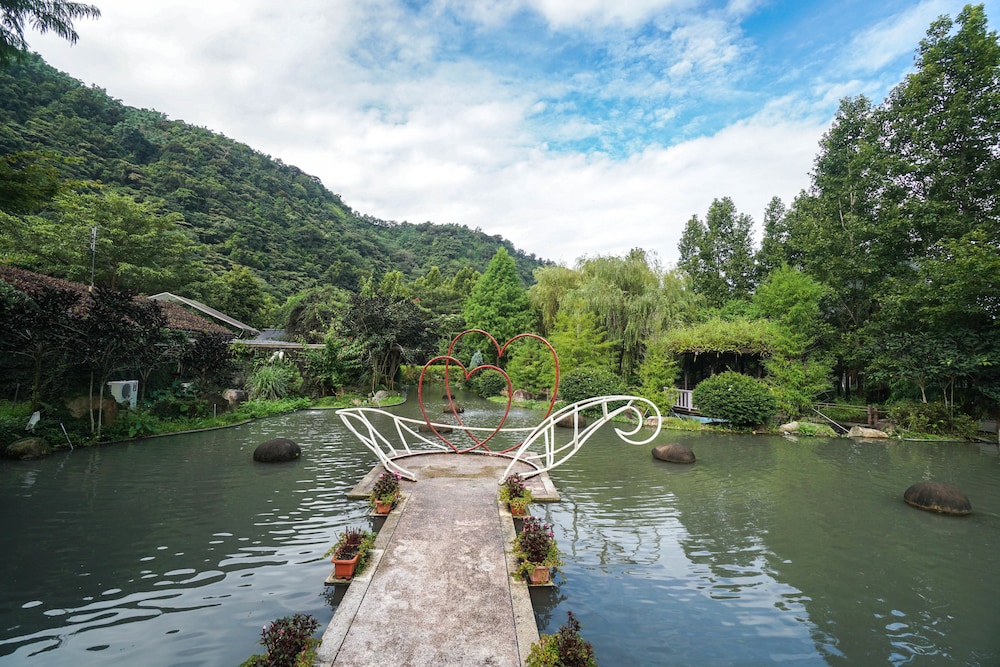 Tai-Yi Red Maple Resort(Tai-Yi Ecological Leisure Farm) 60/64