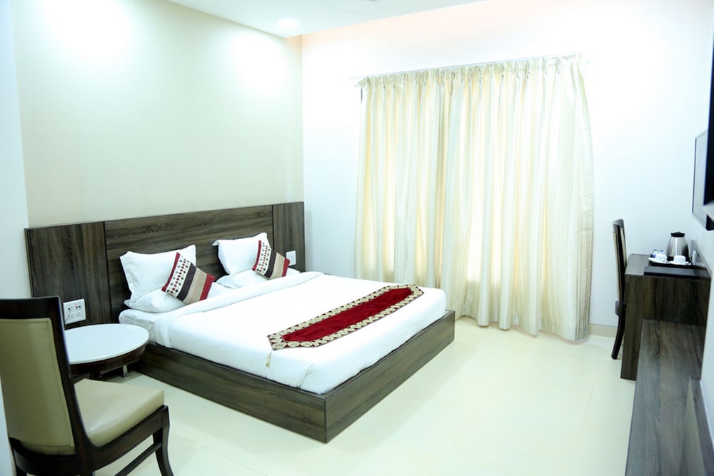 Hotel The Royal Bharti 7/38