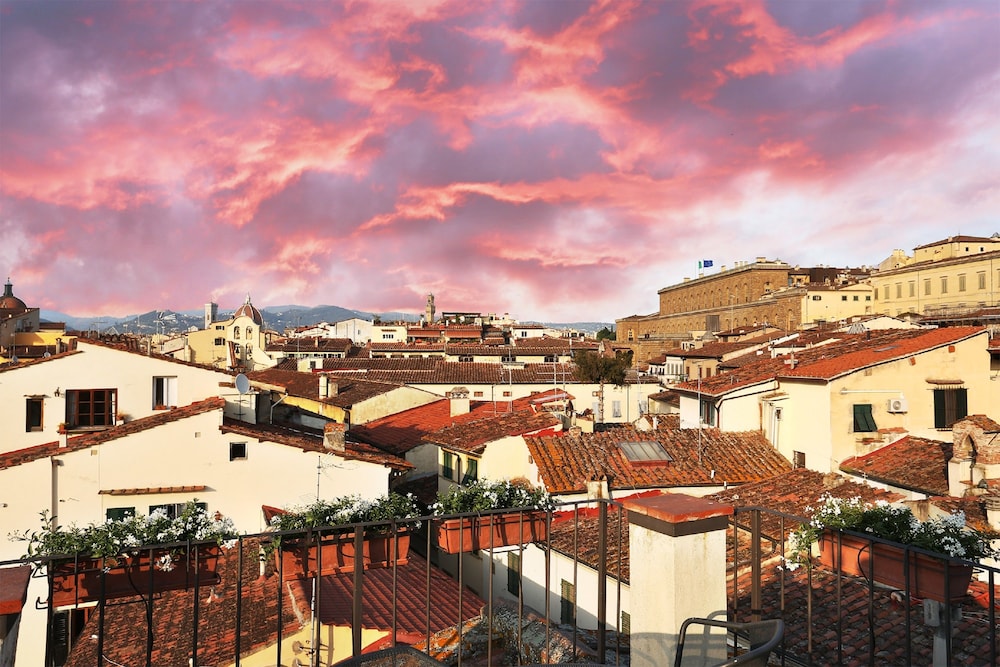 Borgo Tegolaio Terrace 23/28