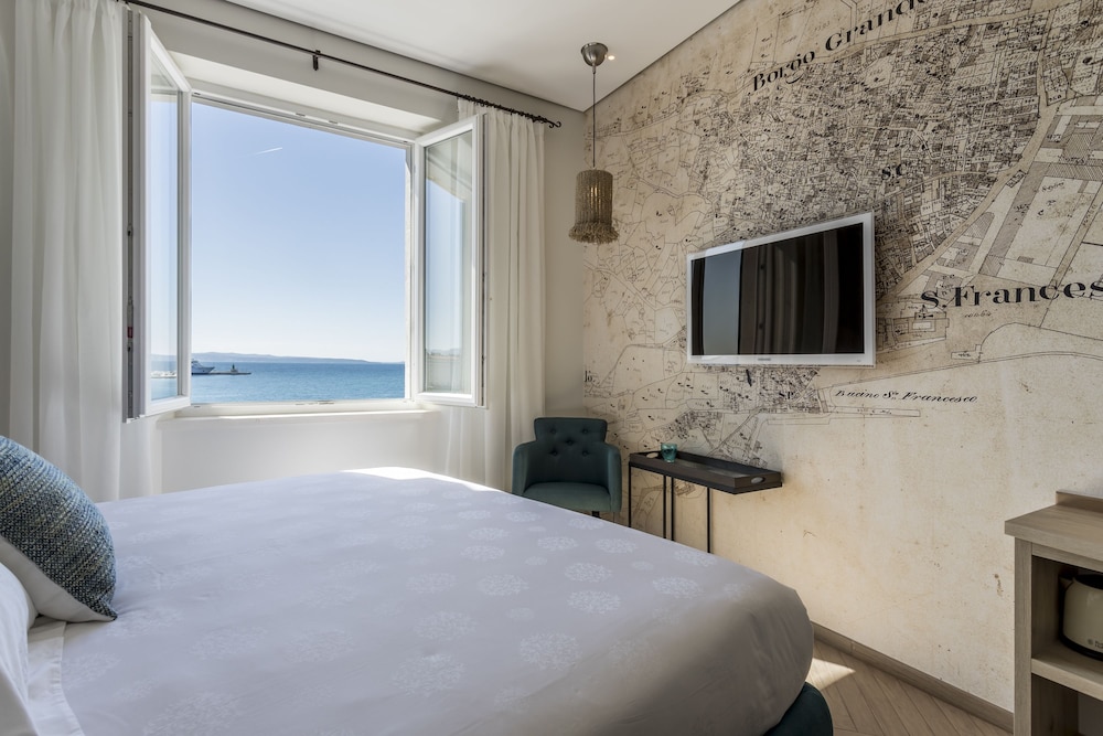 Seaview Luxury Retreat 7/42