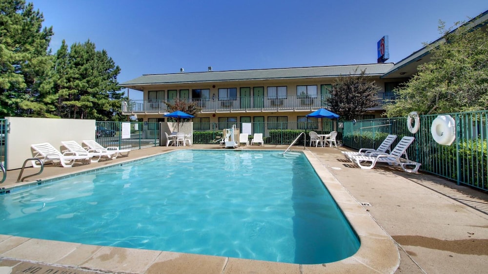Xpress Inn & Extended Stay Marshall TX Near I-20 & Hwy 59 4/51